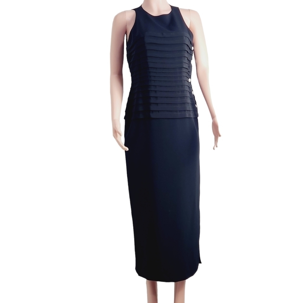 DELLA Roufugali Long Lightweight Gala Dress Side Button Closure Size: 10